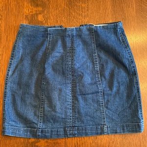super flattering jean skirt